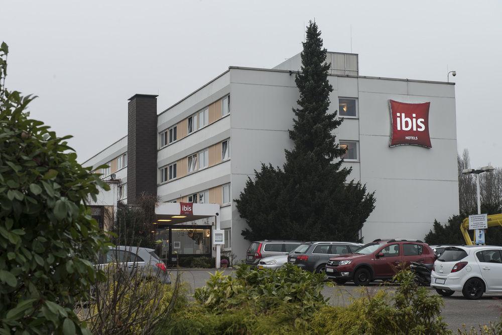 Ibis West Hotel 3*