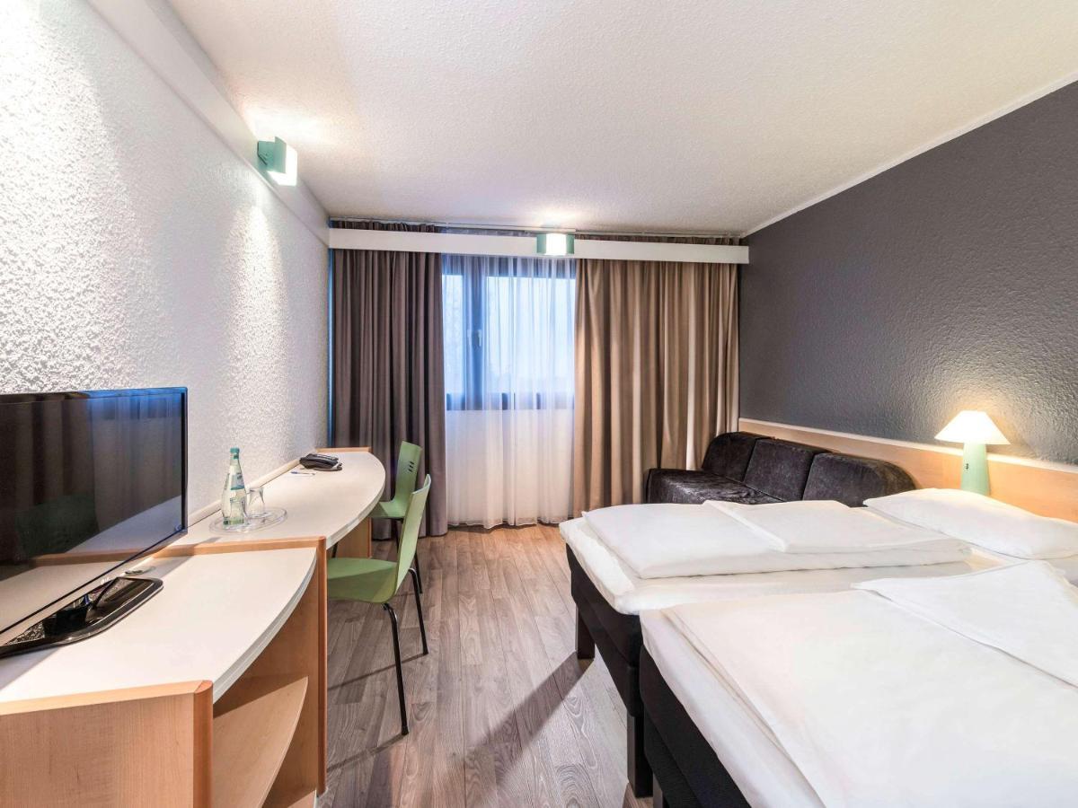 Ibis West