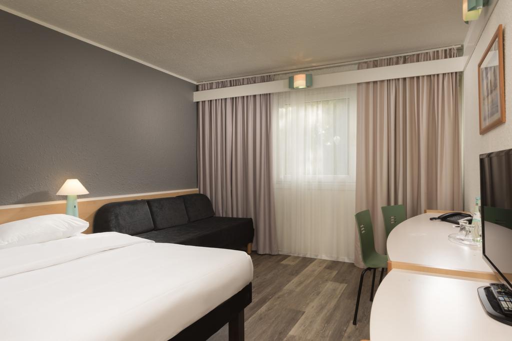 Hotel Ibis West
